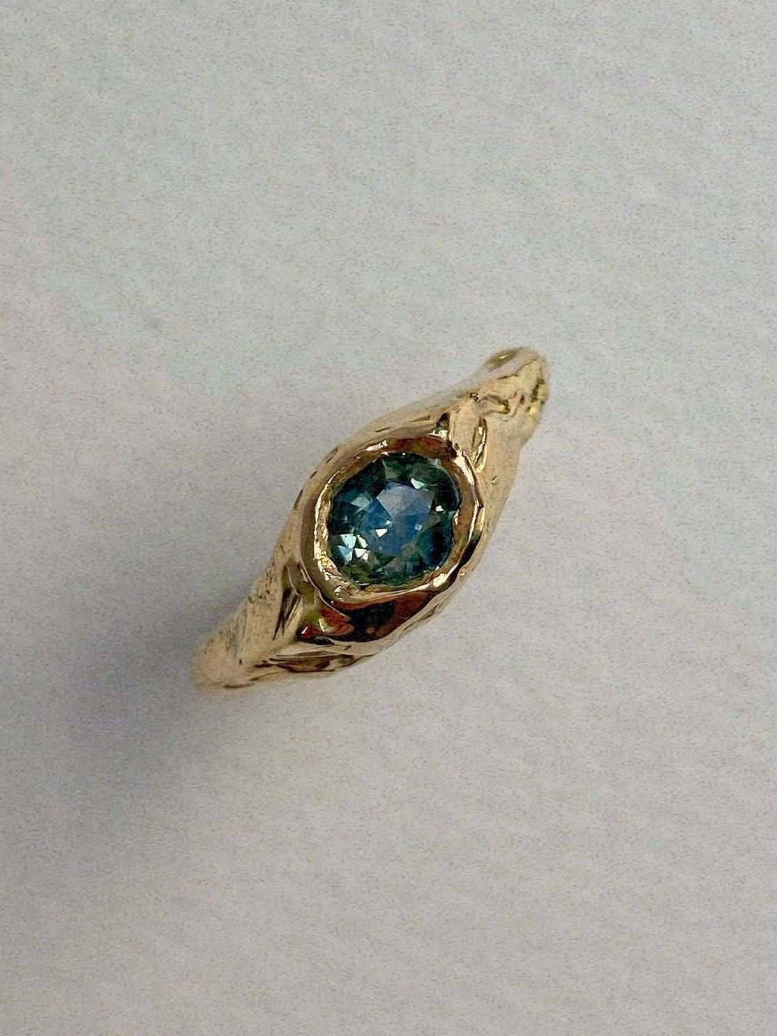 chunky engagement ring 18 karat gold sapphire