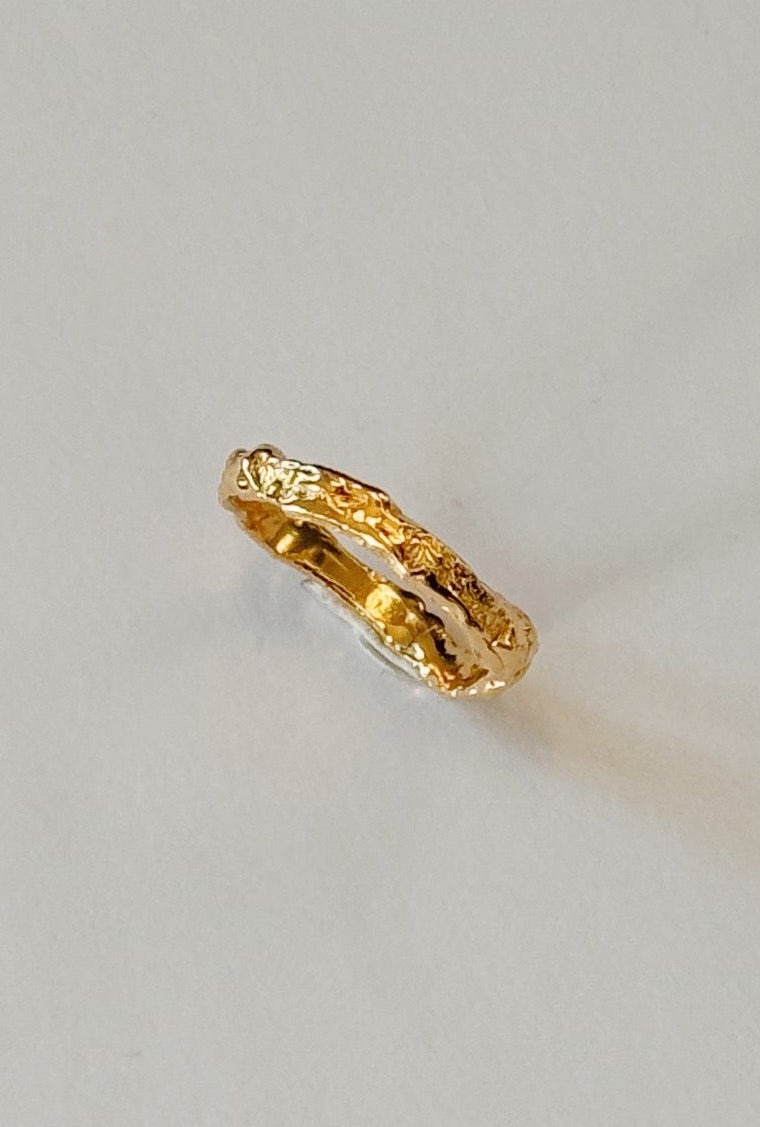 organic wedding ring texture