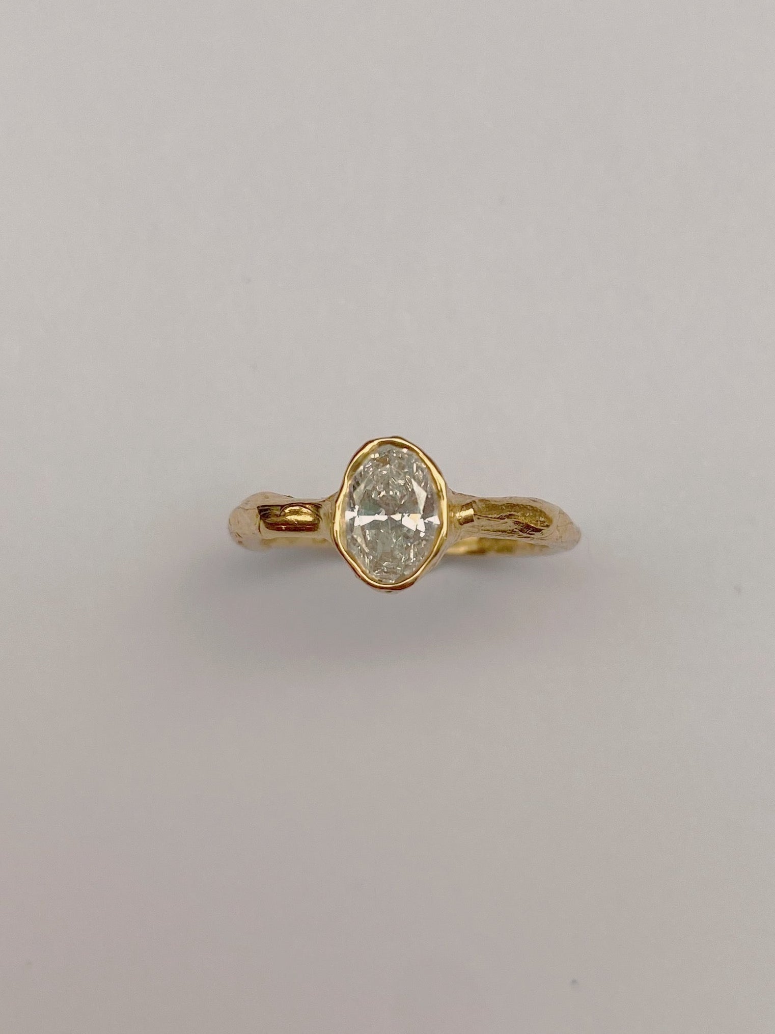 Ring 18k gold with diamond VII