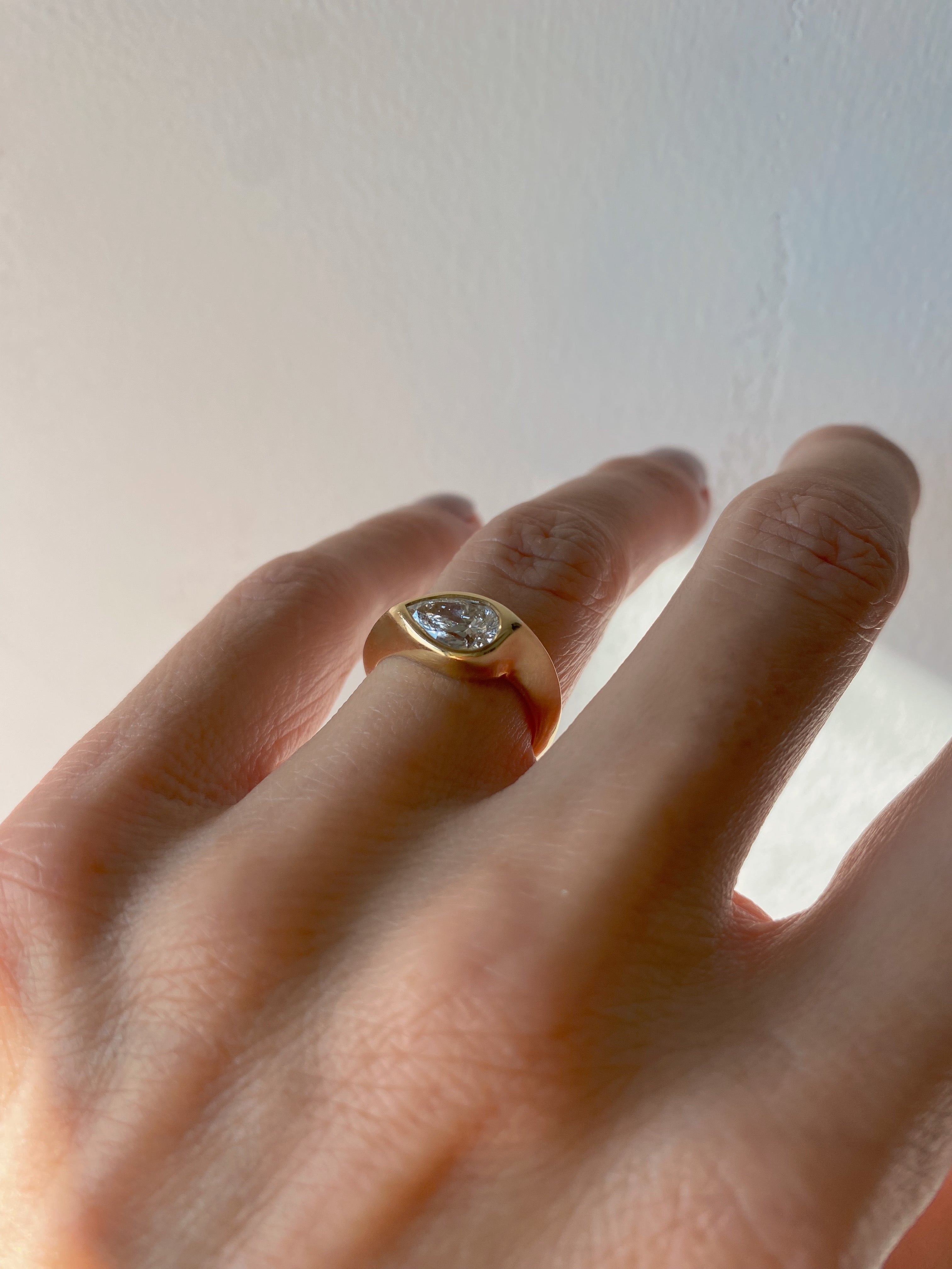 Ring 18k gold with diamond IX