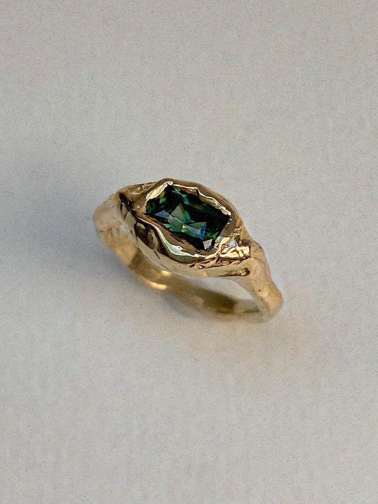 chunky gold ring green sapphire