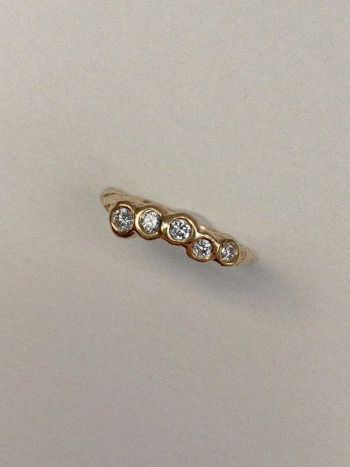 engagement ring round diamonds