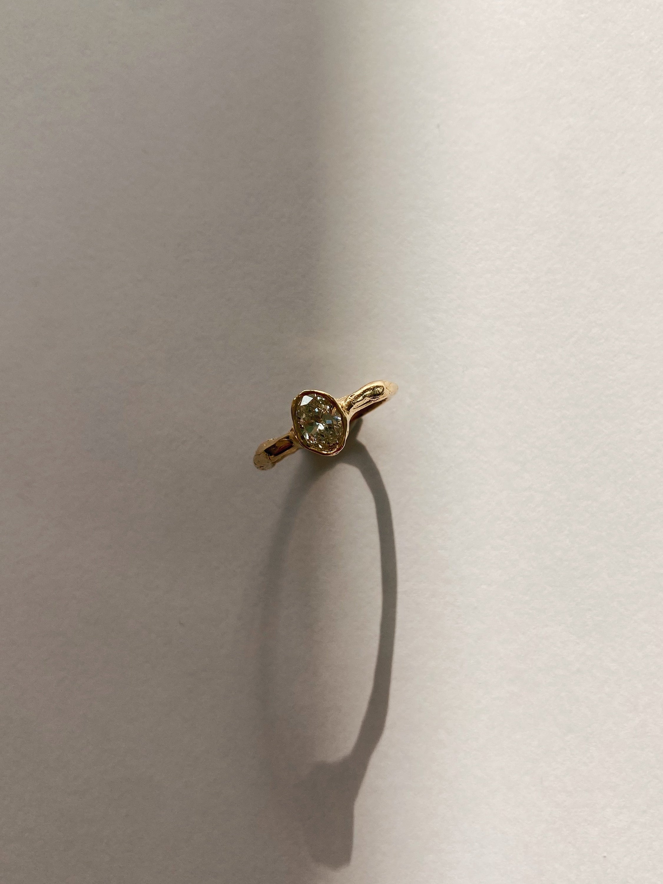 Ring 18k gold with diamond VII