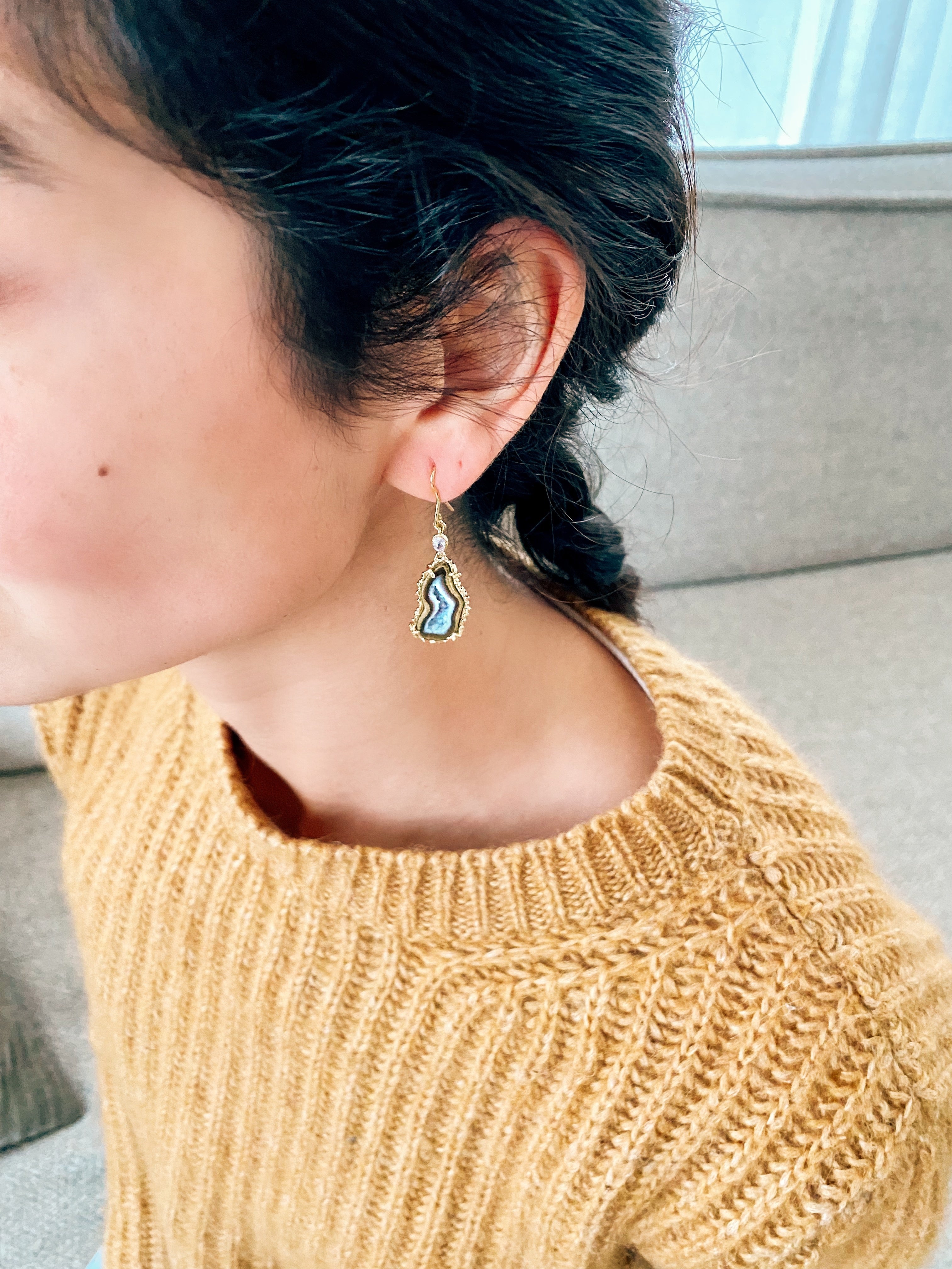 18 karat gold agate and sapphire earrings