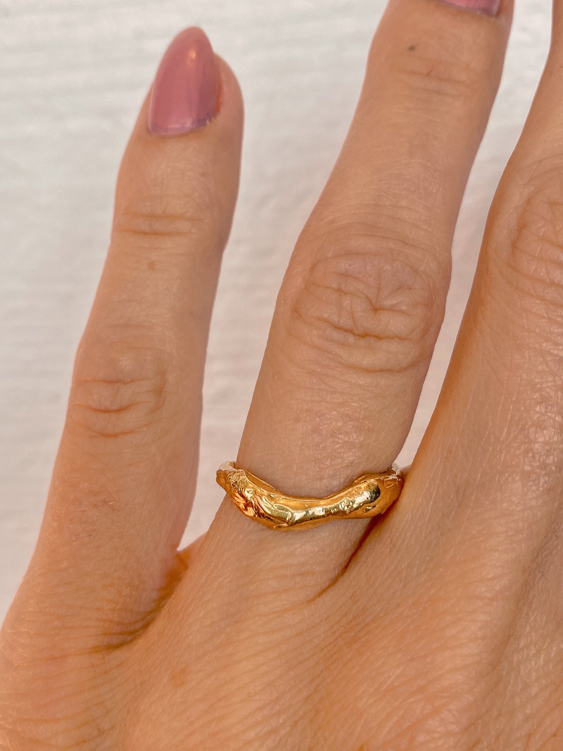 Wavy chunky organic wedding ring in 18 karat yellow gold
