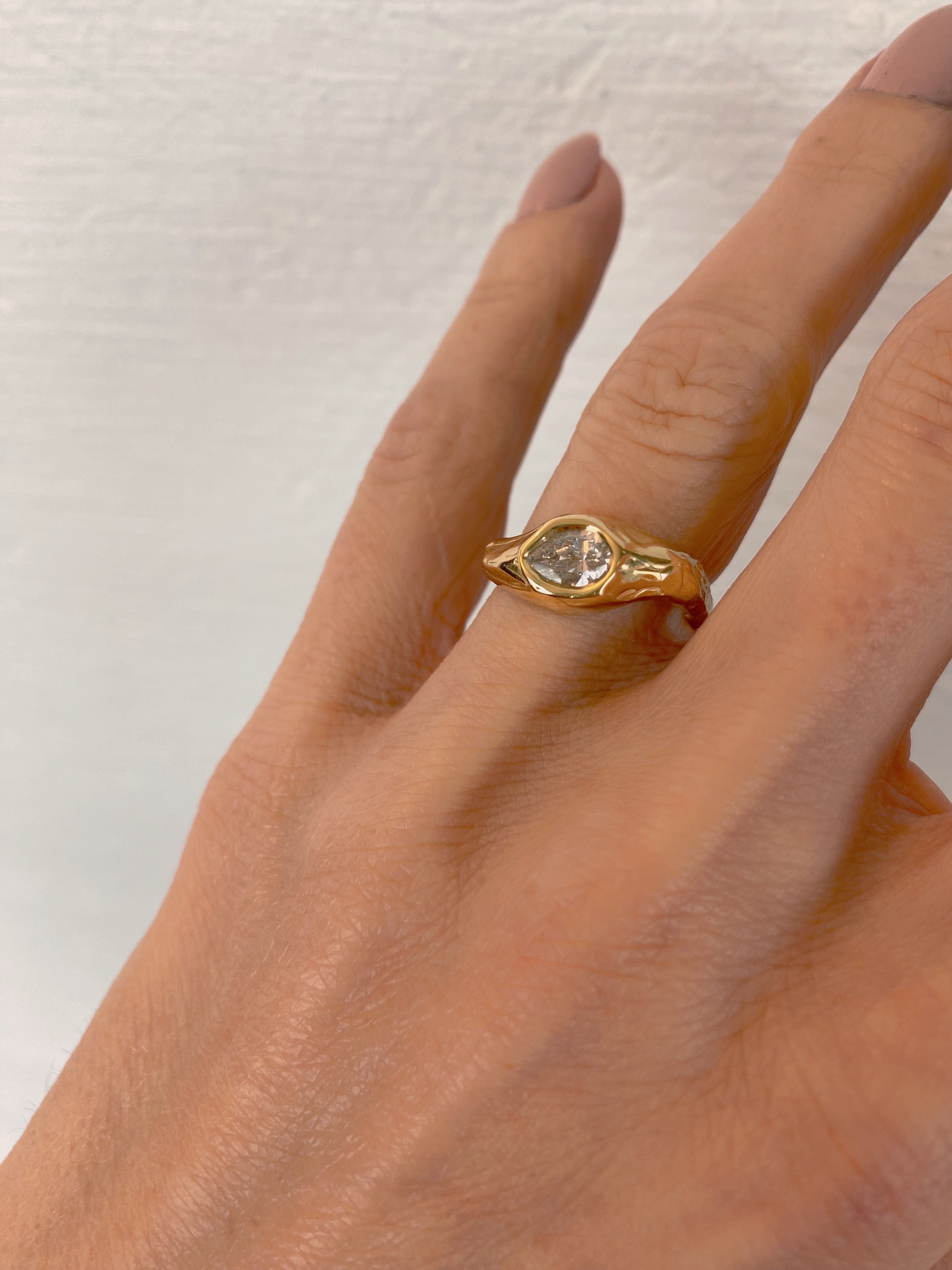 Ring 18k gold with diamond VIII