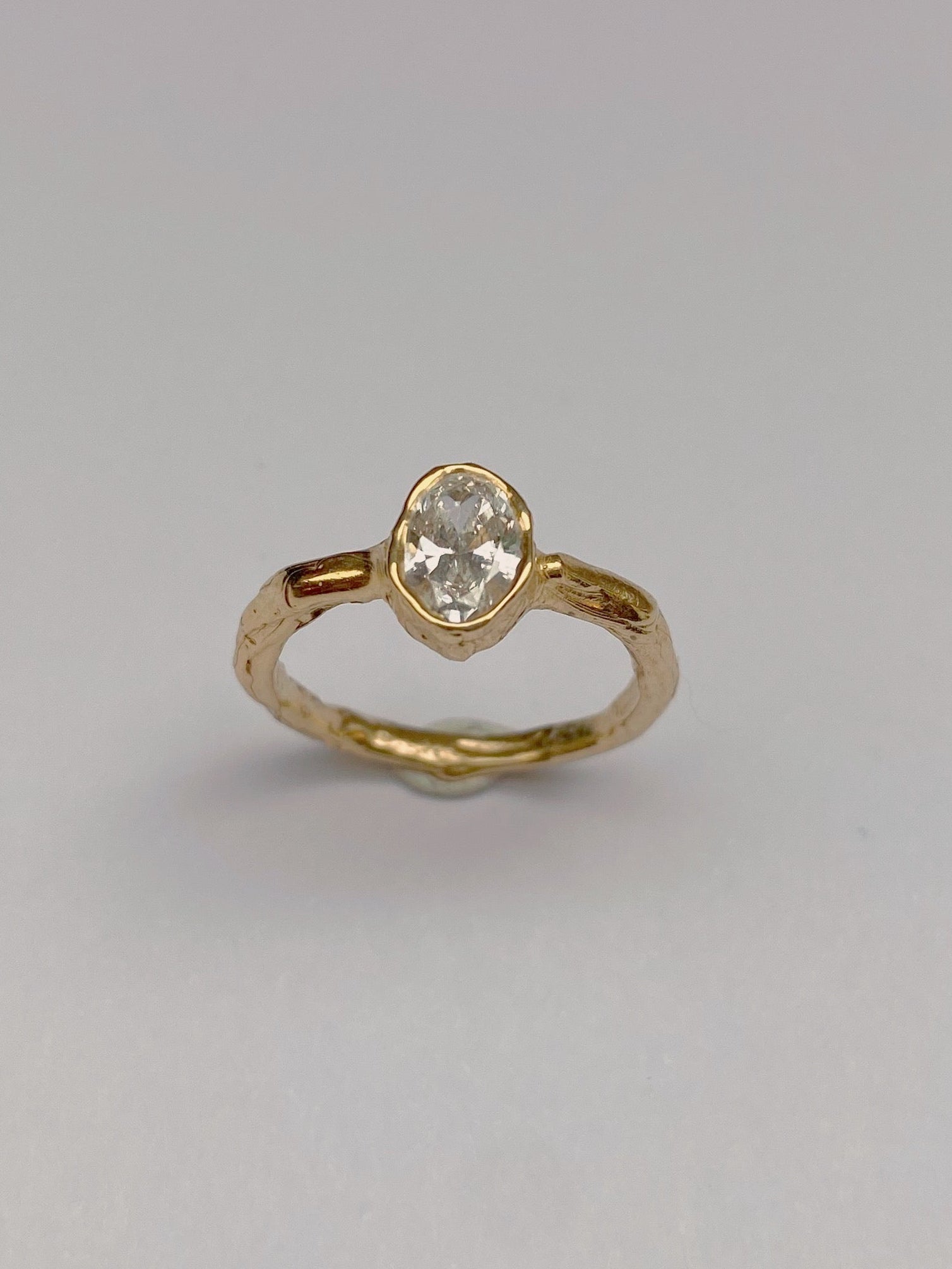 Ring 18k gold with diamond VII