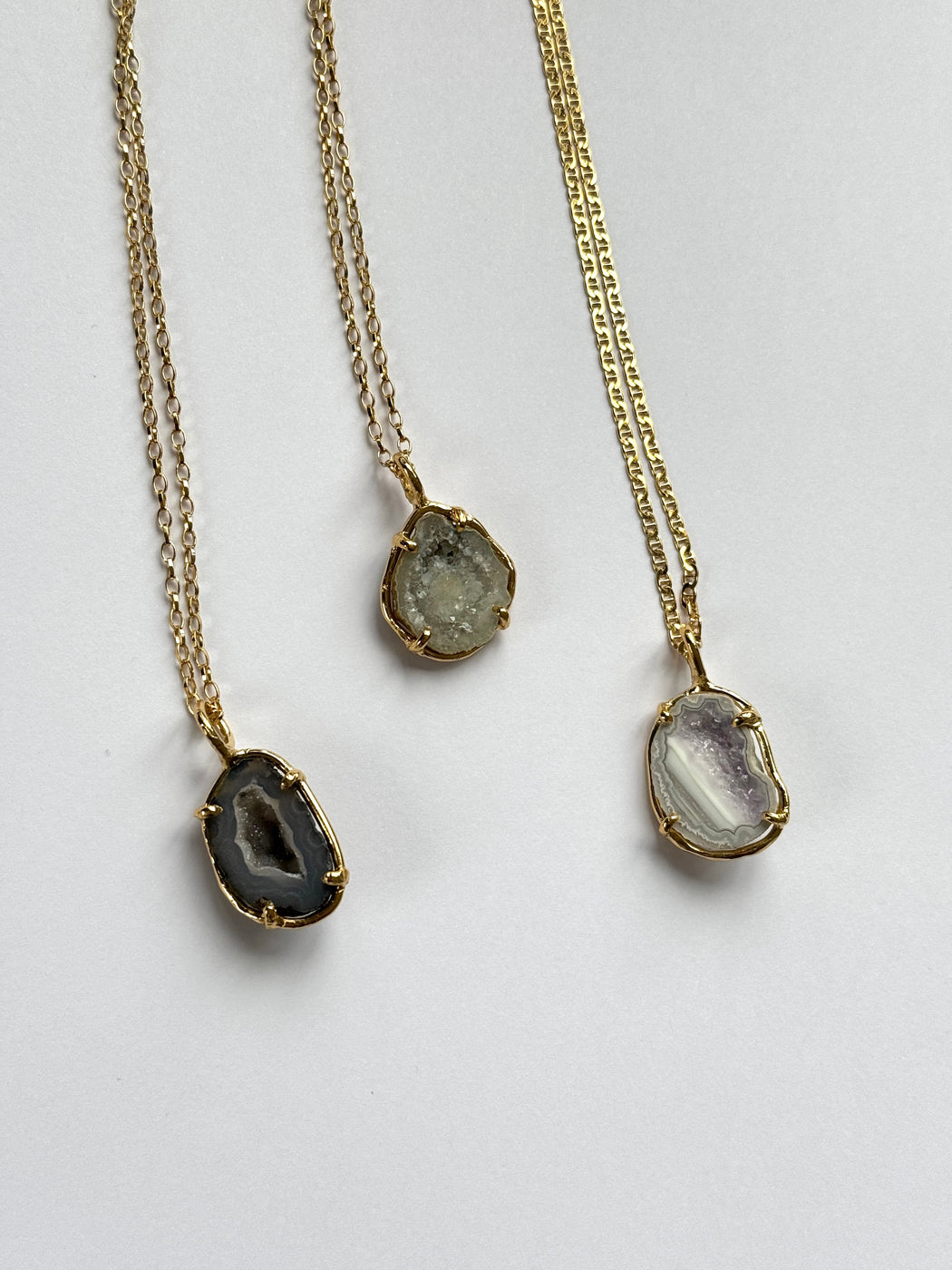 Necklace ‘Agate VI’ grey/white