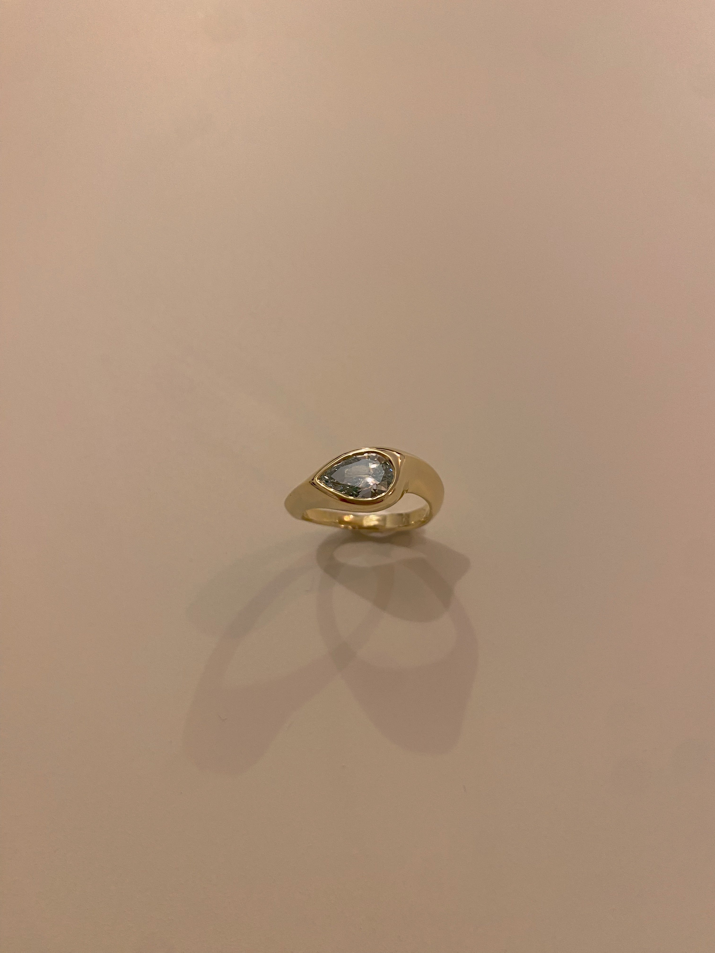 Ring 18k gold with diamond IX