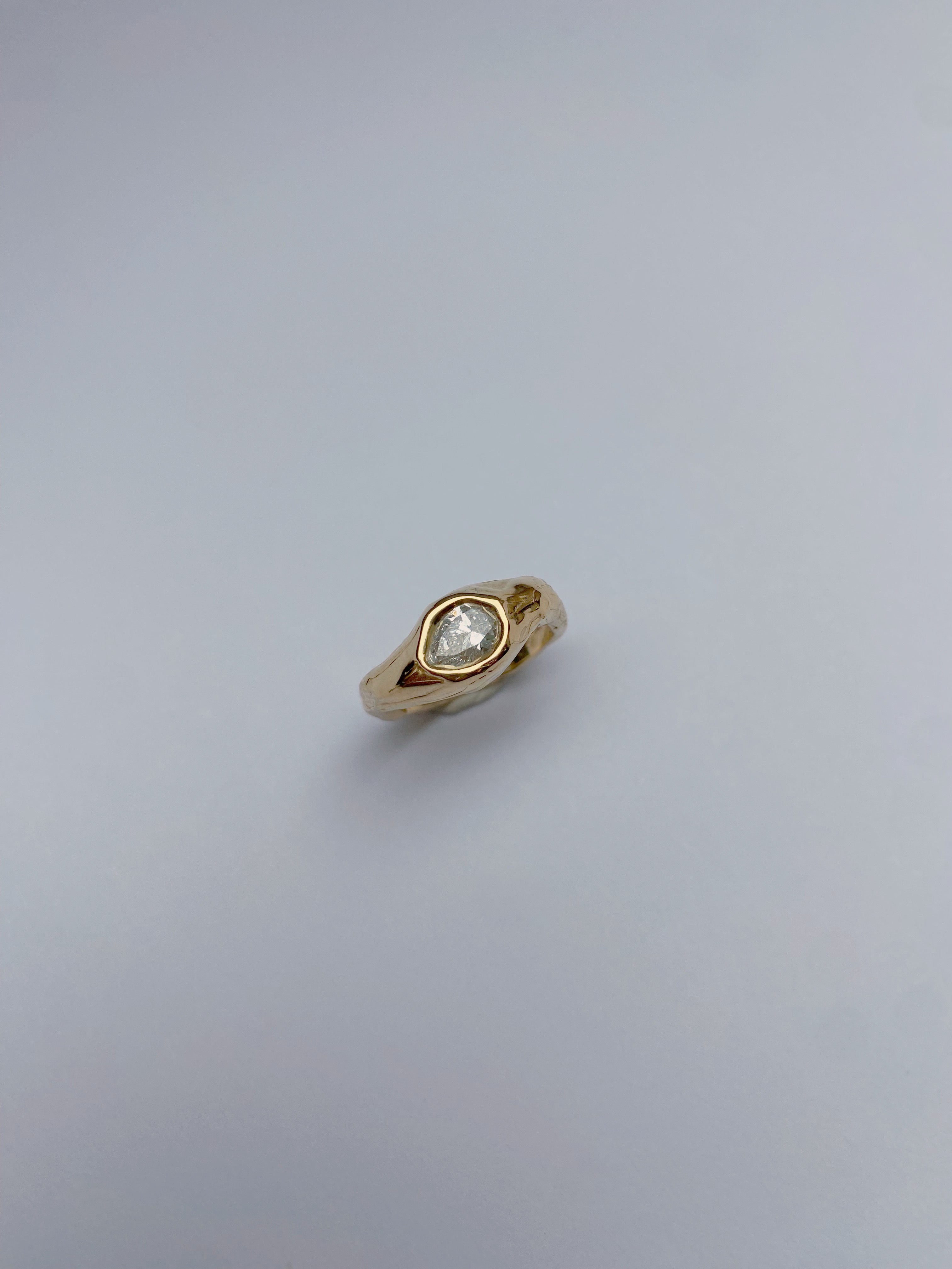 Ring 18k gold with diamond VIII
