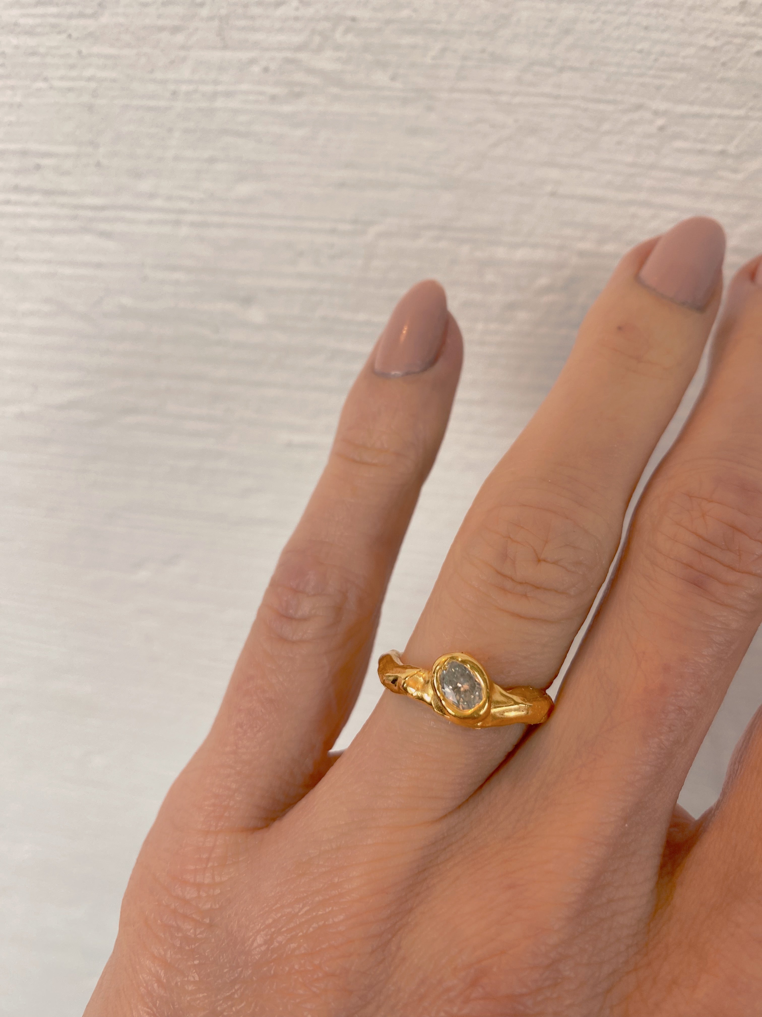 Ring 18k gold with diamond VI