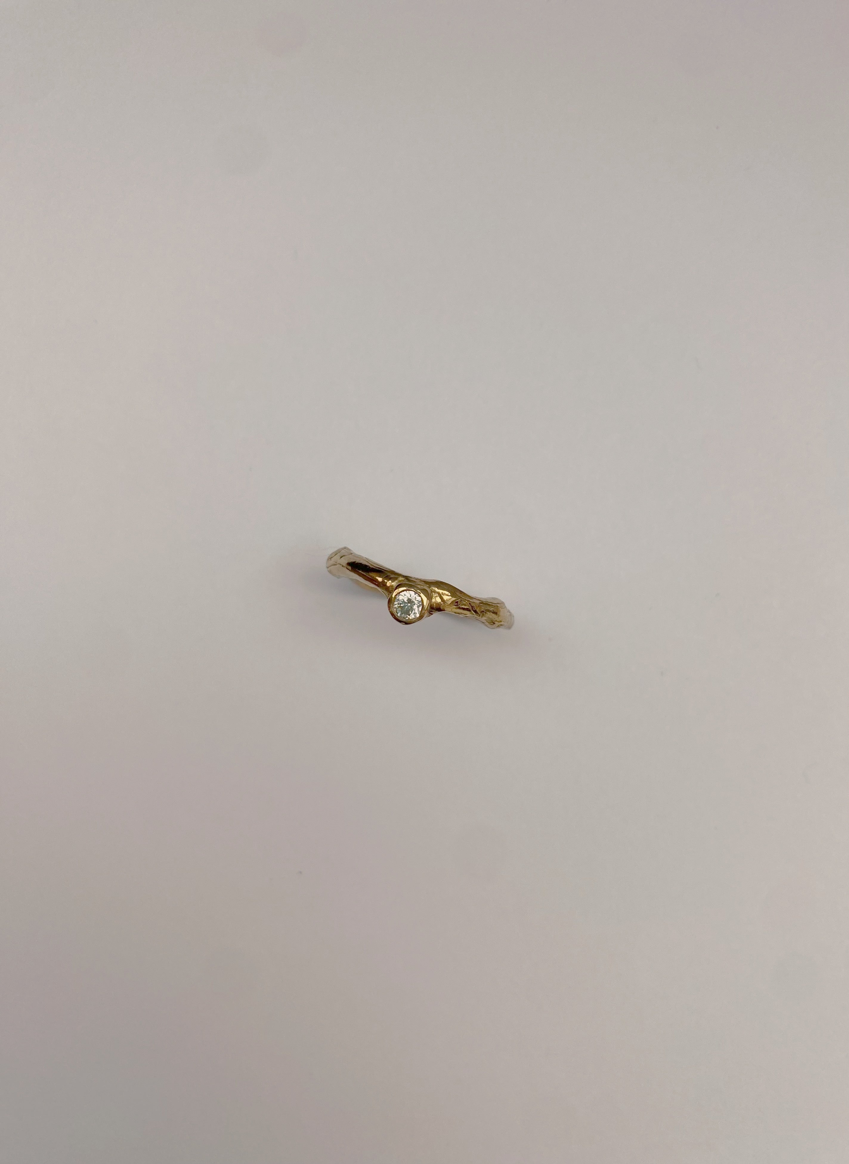 Ring 18k gold with diamond I