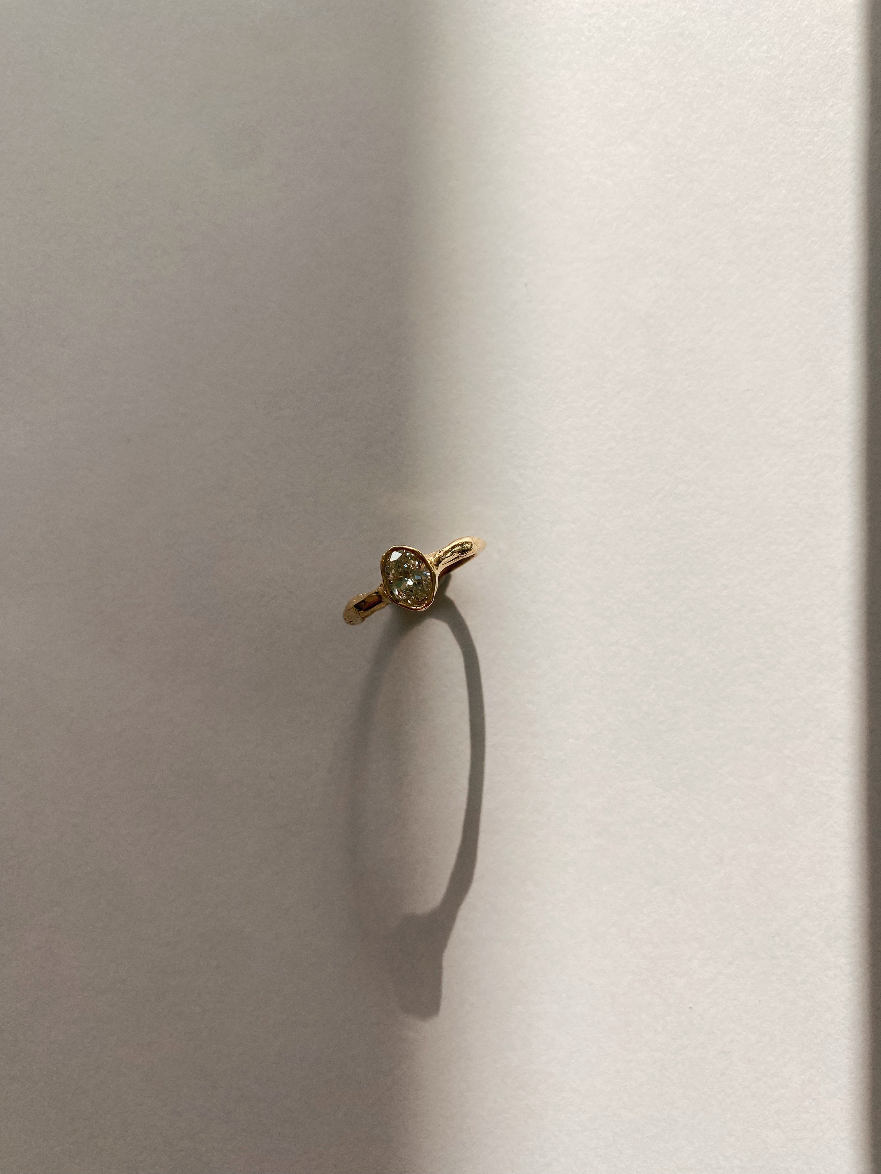Ring 18k gold with diamond VII