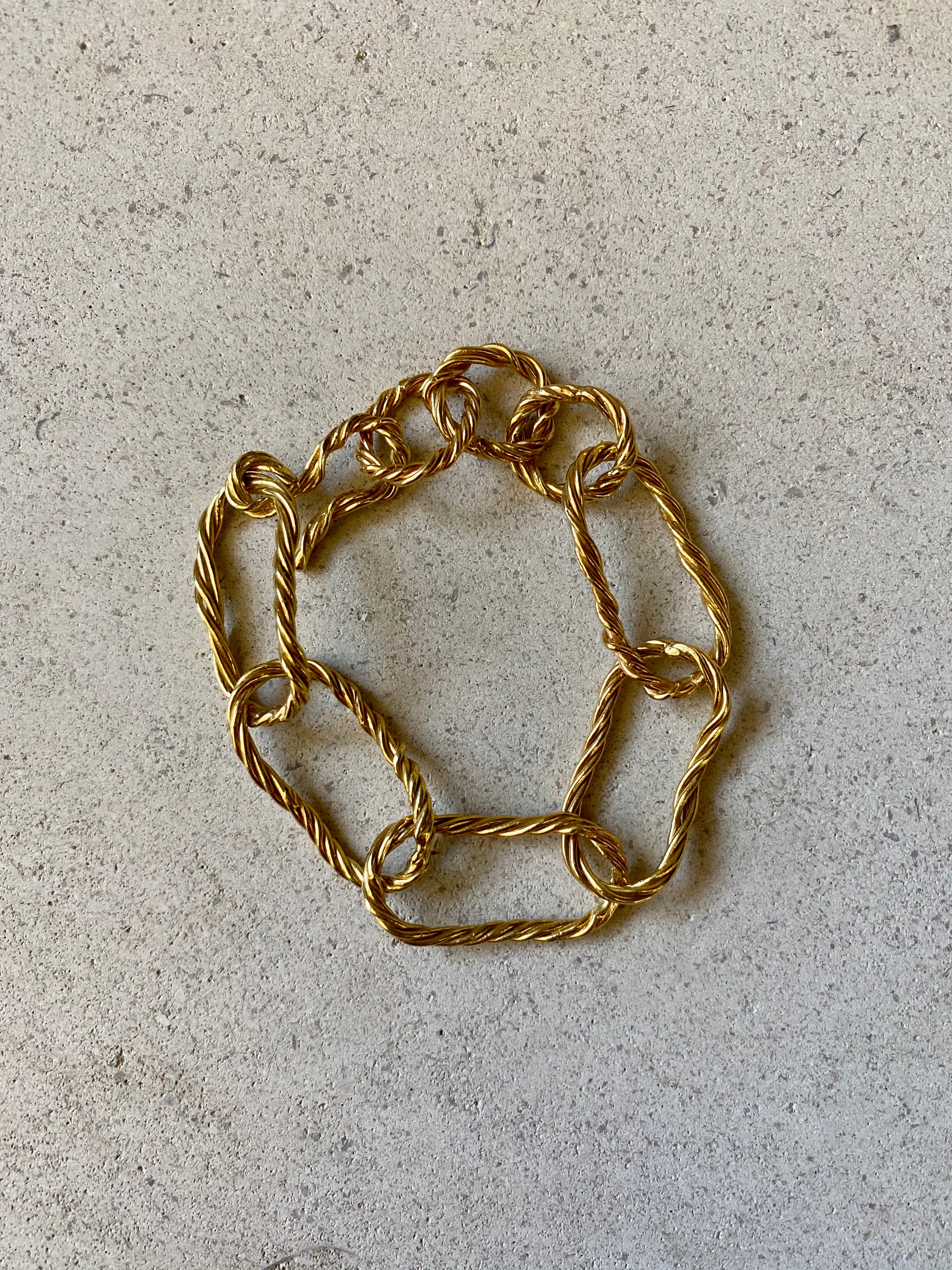 gold chain bracelet