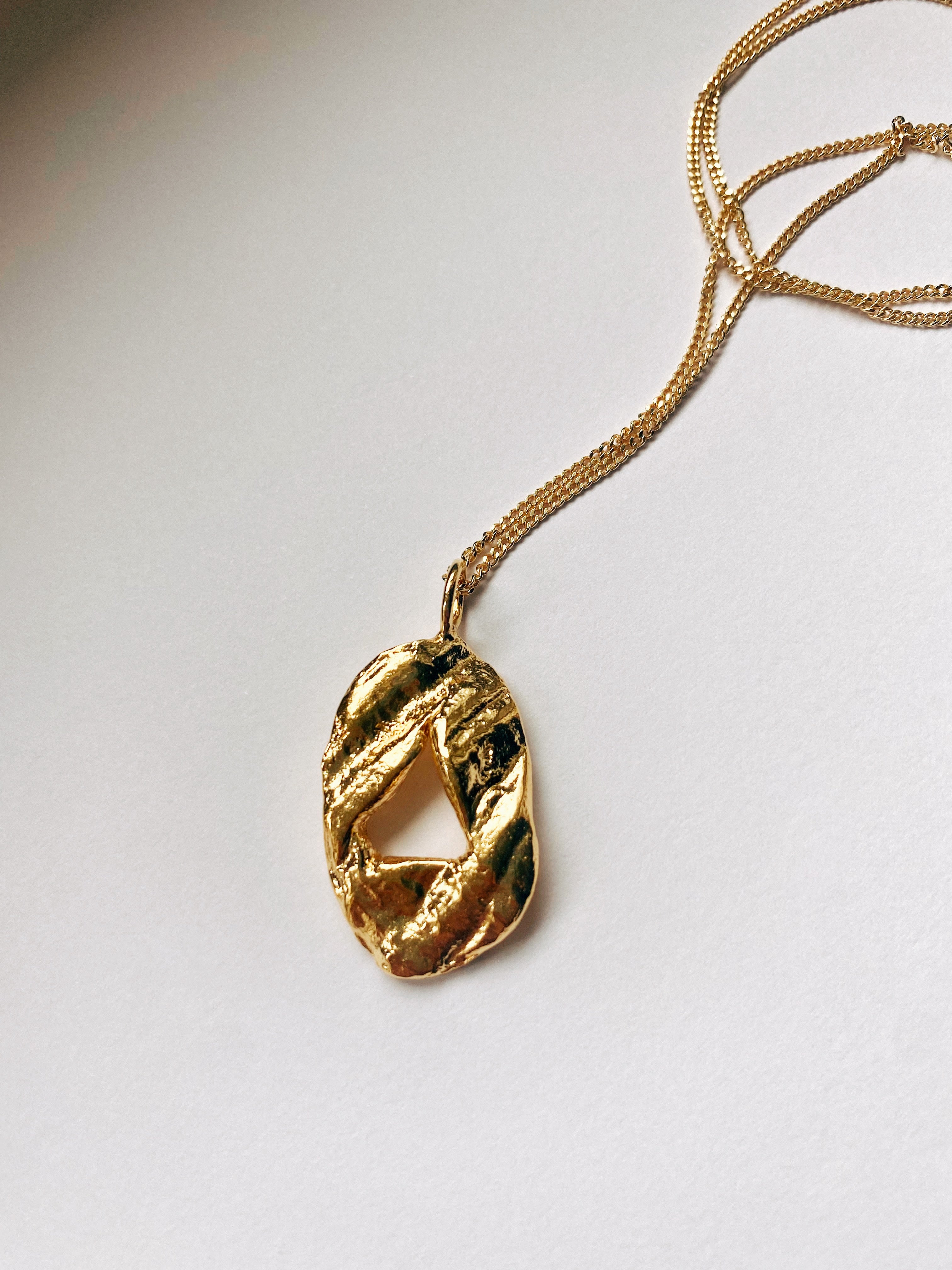 Necklace ‘Ariel’ 18 karat gold