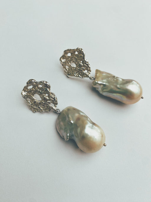 Earrings ‘Big Pearl’